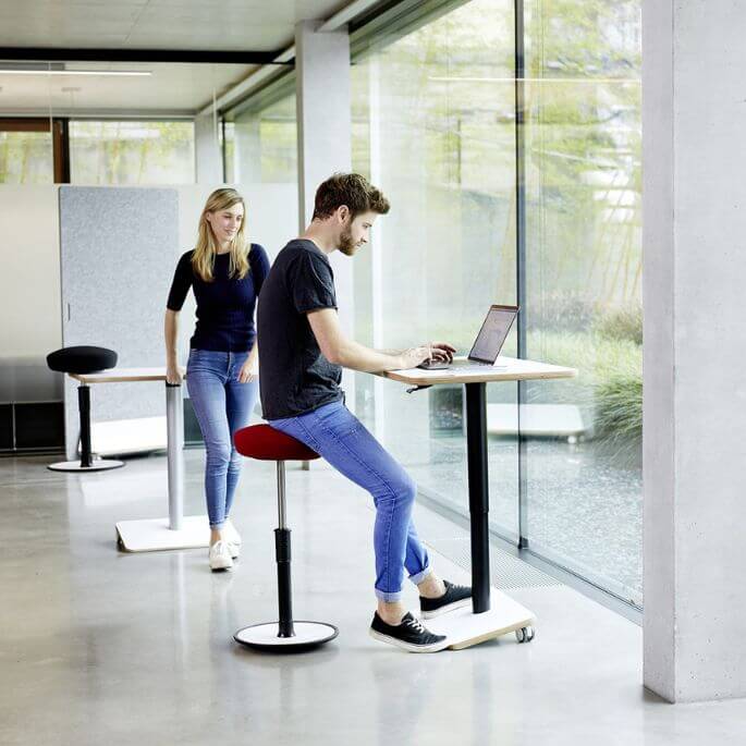 Tabouret ergonomique réglable en hauteur assise en tissu bleu